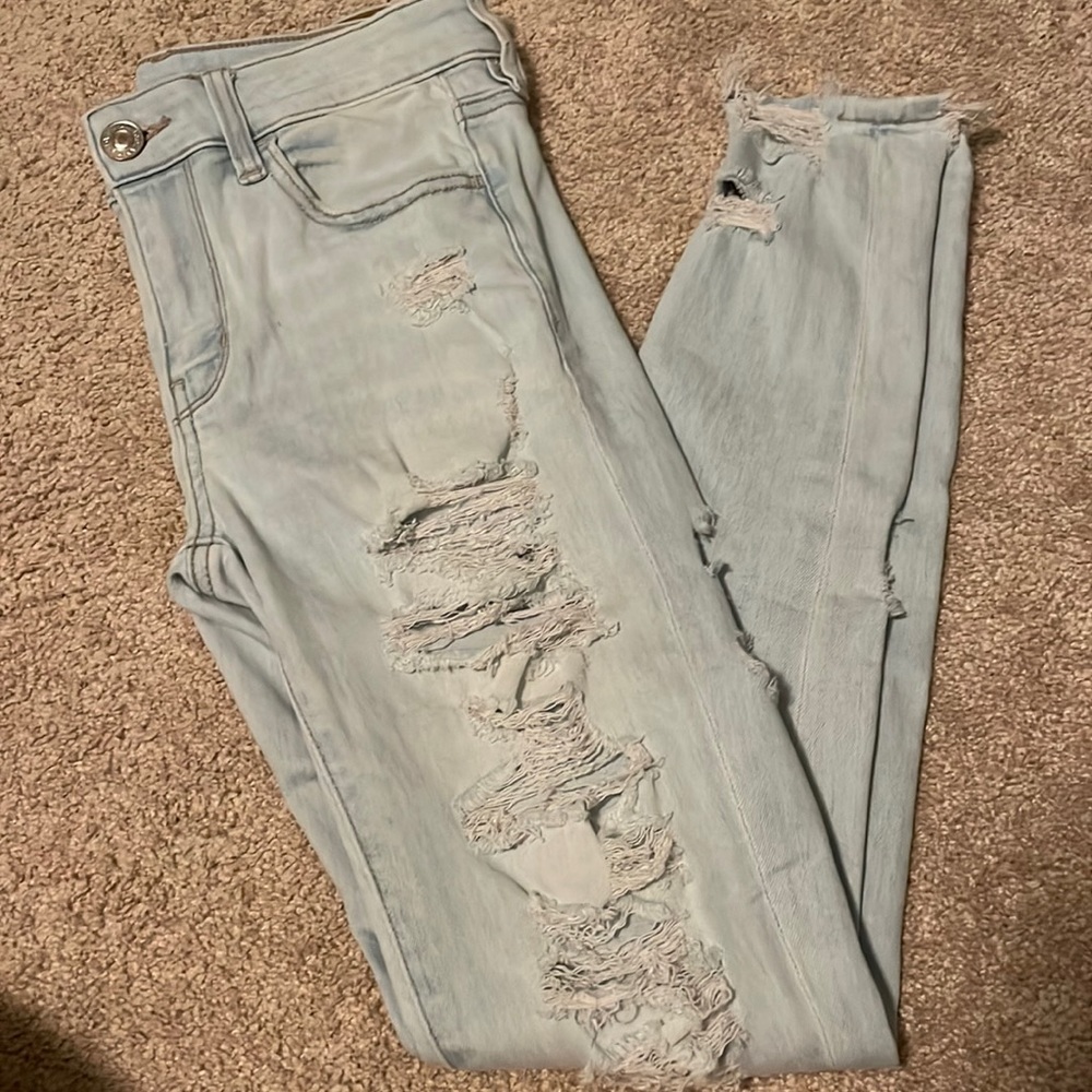 American eagle light wash ripped jeans